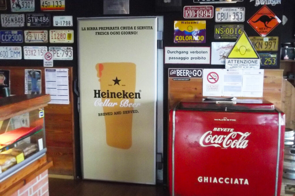 neonlauro_pannelli-e-targhe_pub-udine