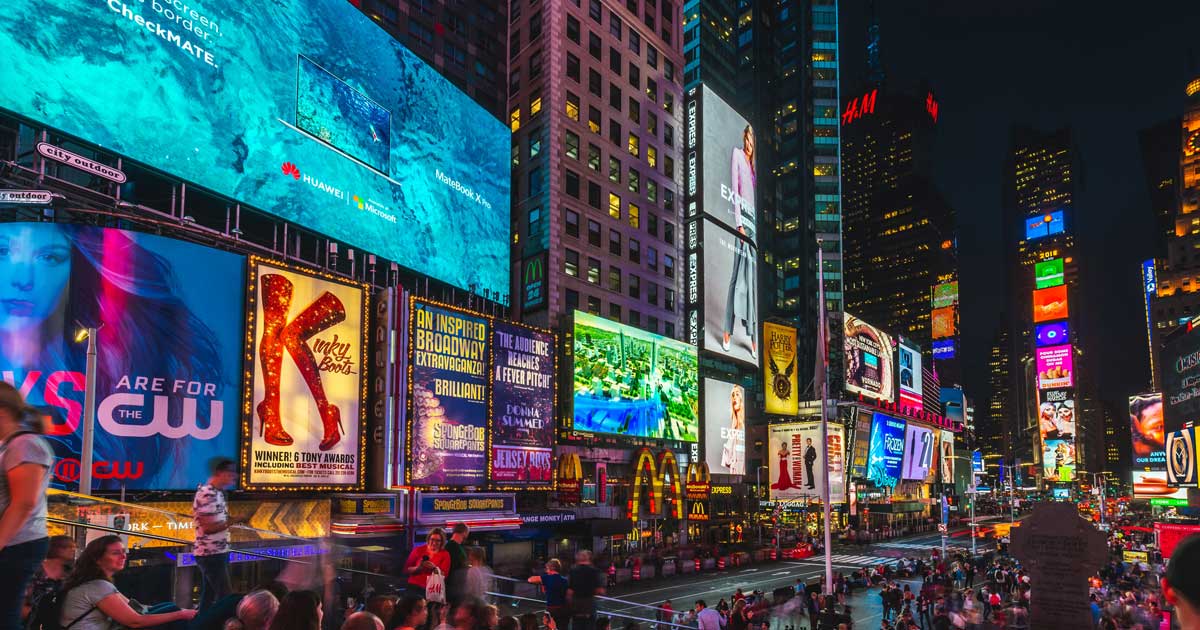 Insegne-digitali_La-nuova-frontiera-del-marketing-visivo